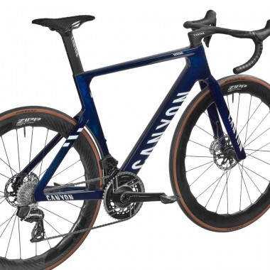 2025 Canyon Aeroad CFR AXS Road Bike